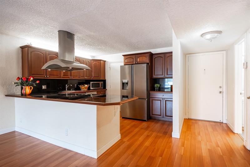 Image 20 of 27 For 22605 66th Ave  102