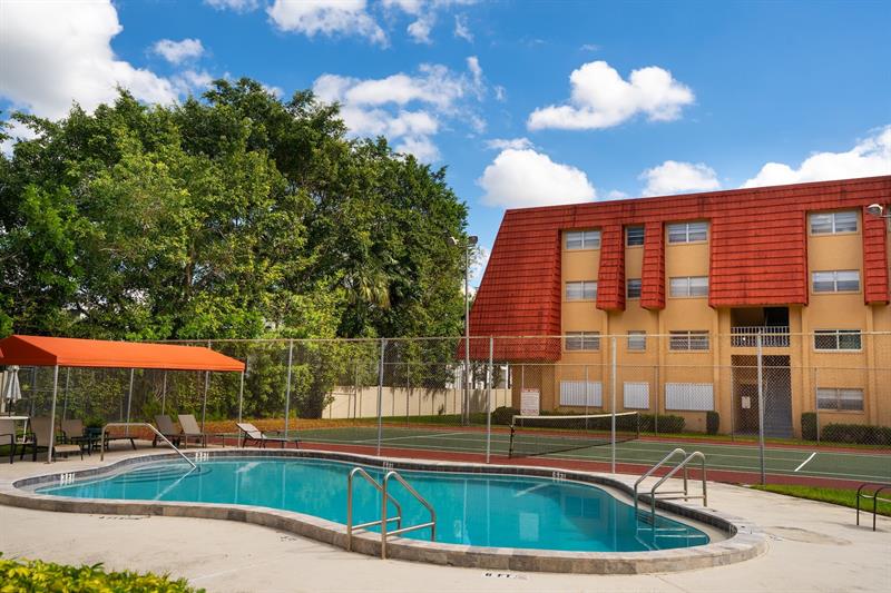 Image 26 of 27 For 22605 66th Ave  102