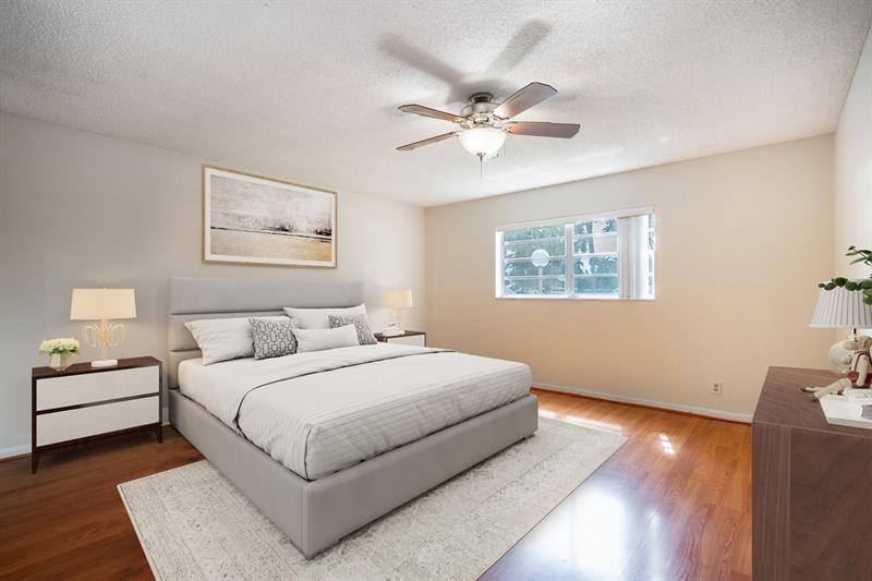 Image 6 of 27 For 22605 66th Ave  102