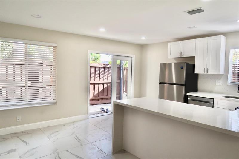 Image 4 of 14 For 110 20th Ave