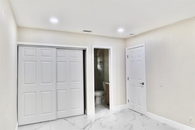 Image 8 of 14 For 110 20th Ave