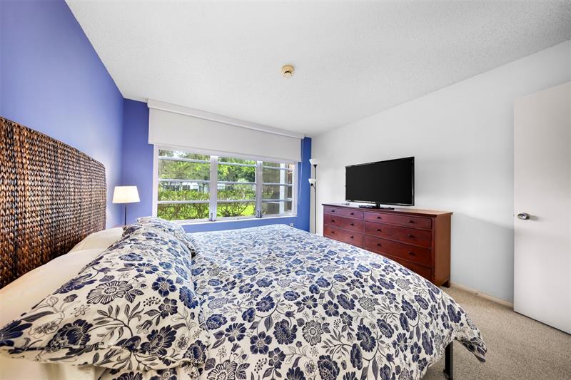 Image 10 of 13 For 4221 Palm Aire Dr  103