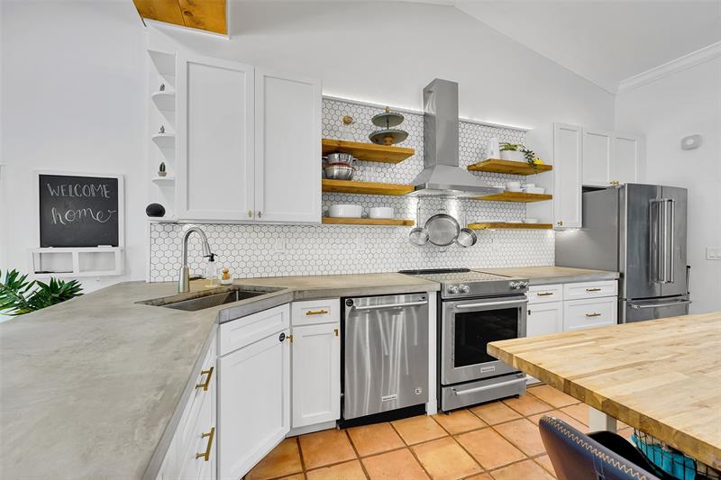Image 21 of 57 For 2739 Oak Tree Ln