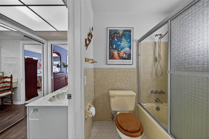 Image 31 of 49 For 630 6th Ave  