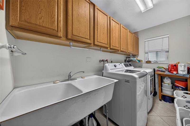 Image 40 of 49 For 630 6th Ave  