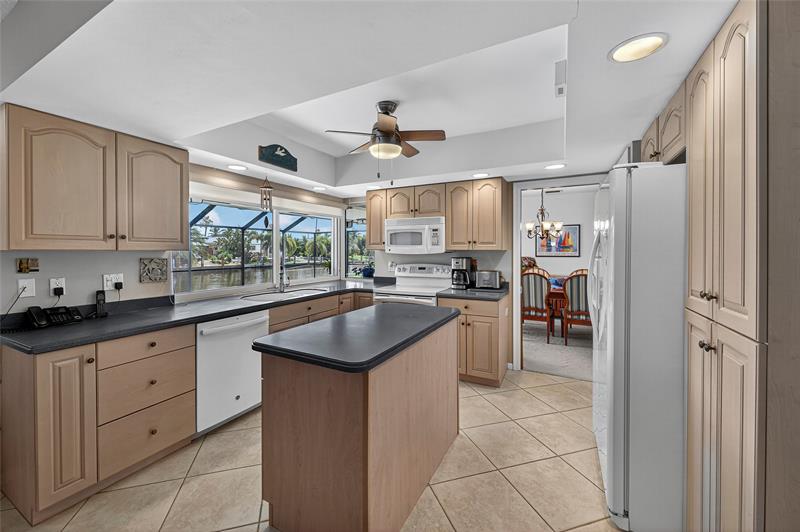 Image 8 of 49 For 630 6th Ave  