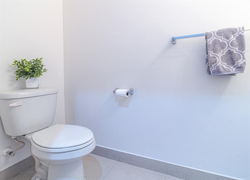 Image 10 of 23 For 713 2 Terr  