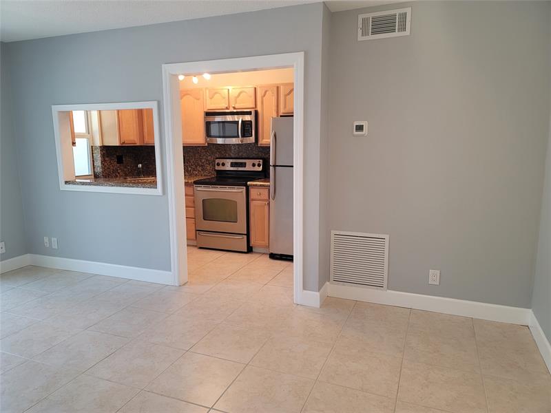 Image 25 of 45 For 1439 Ocean Blvd  108