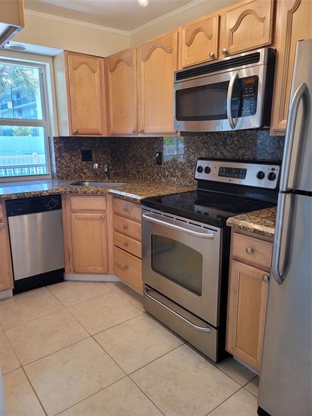 Image 27 of 45 For 1439 Ocean Blvd  108