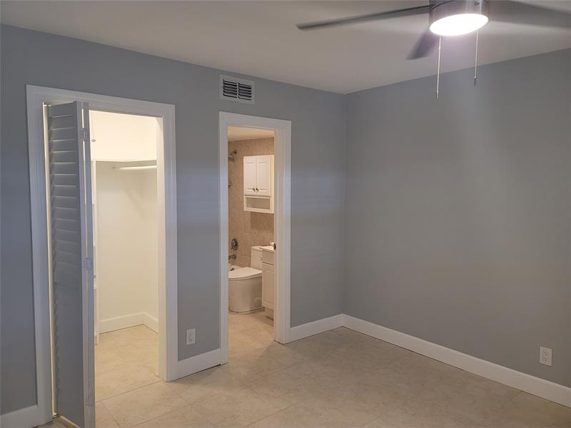 Image 31 of 45 For 1439 Ocean Blvd  108