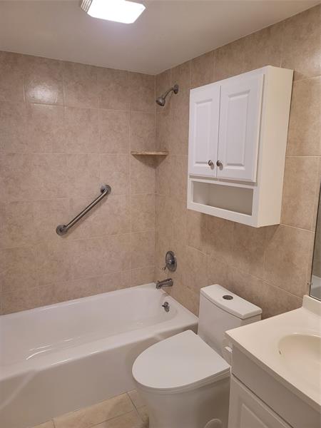 Image 33 of 45 For 1439 Ocean Blvd  108