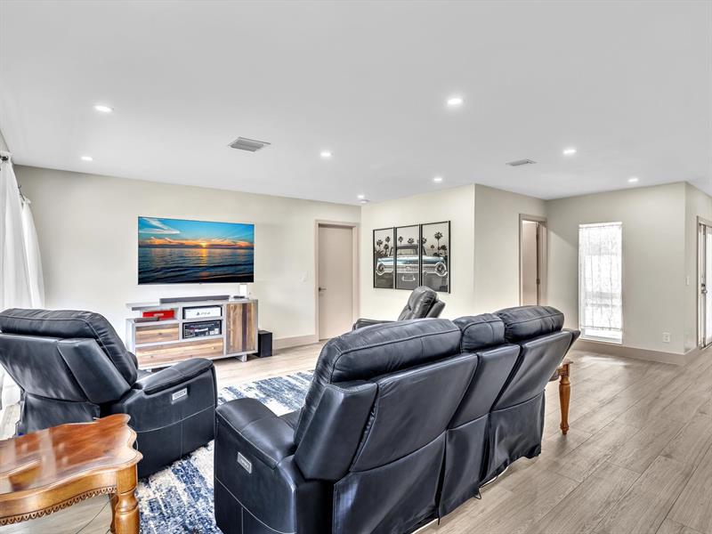 Image 5 of 38 For 9960 23rd St