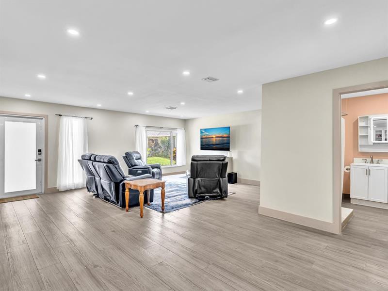 Image 6 of 38 For 9960 23rd St