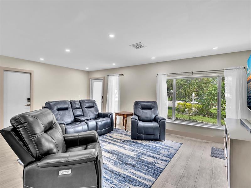 Image 7 of 38 For 9960 23rd St