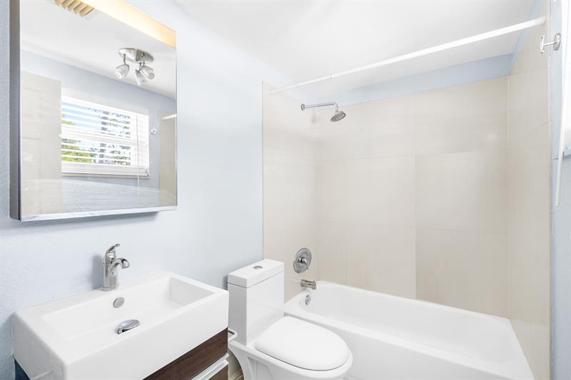 Image 7 of 22 For 416 15th Ave  14