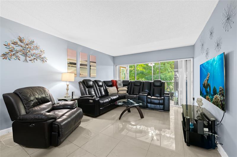 Image 3 of 23 For 471 Pine Island Rd  302d