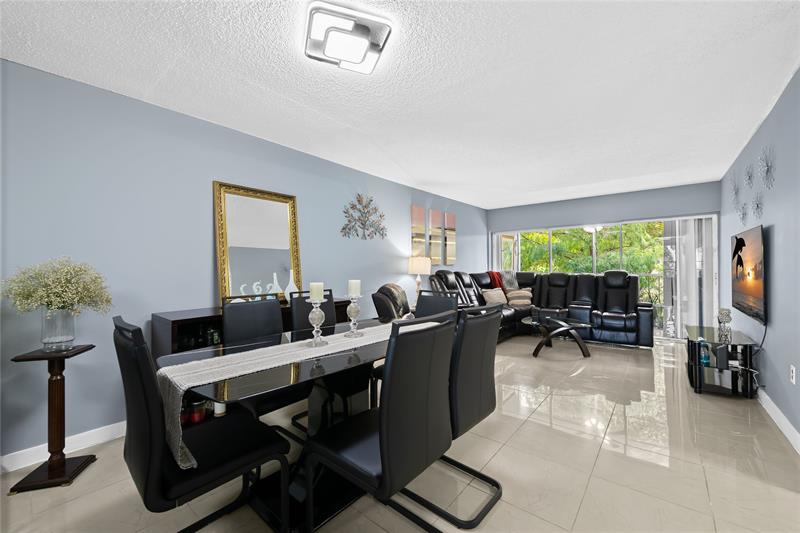 Image 4 of 23 For 471 Pine Island Rd  302d