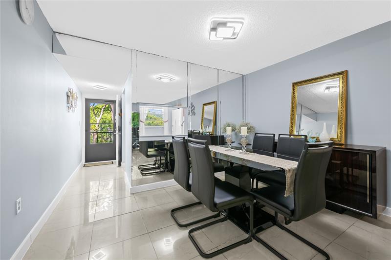Image 7 of 23 For 471 Pine Island Rd  302d