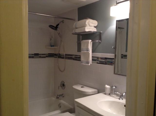 Image 3 of 5 For 3199 Foxcroft Rd  308