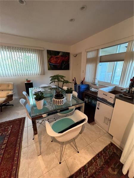 Image 10 of 15 For 2110 39th St  1b