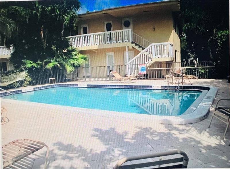 Image 11 of 15 For 2110 39th St  1b