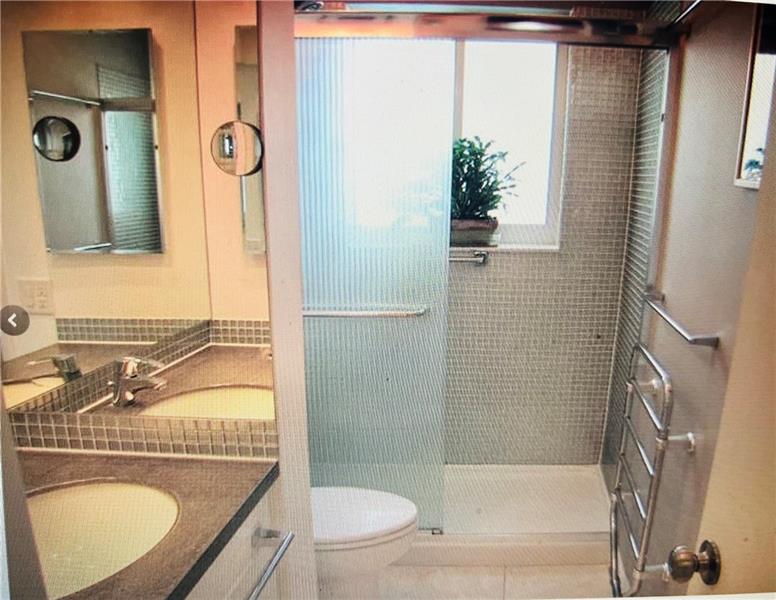 Image 15 of 15 For 2110 39th St  1b