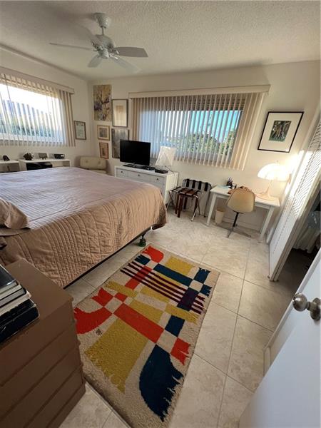 Image 4 of 15 For 2110 39th St  1b