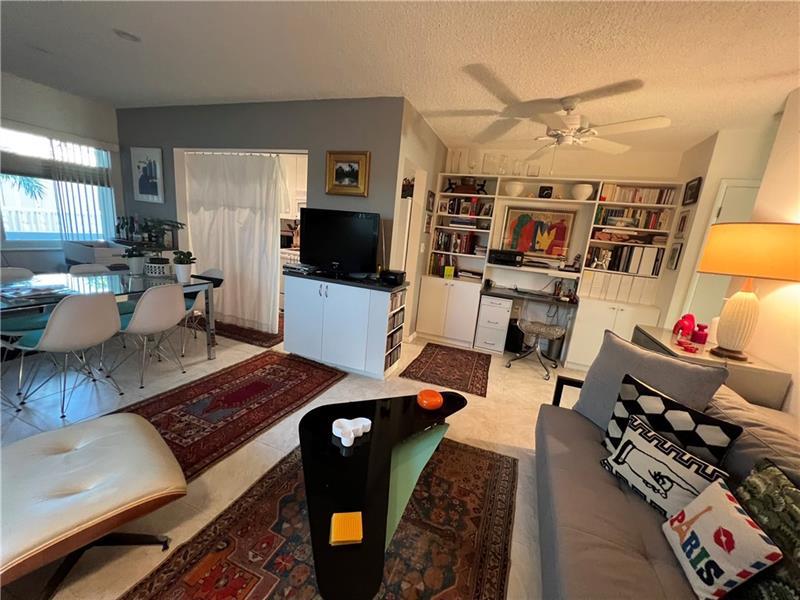 Image 6 of 15 For 2110 39th St  1b