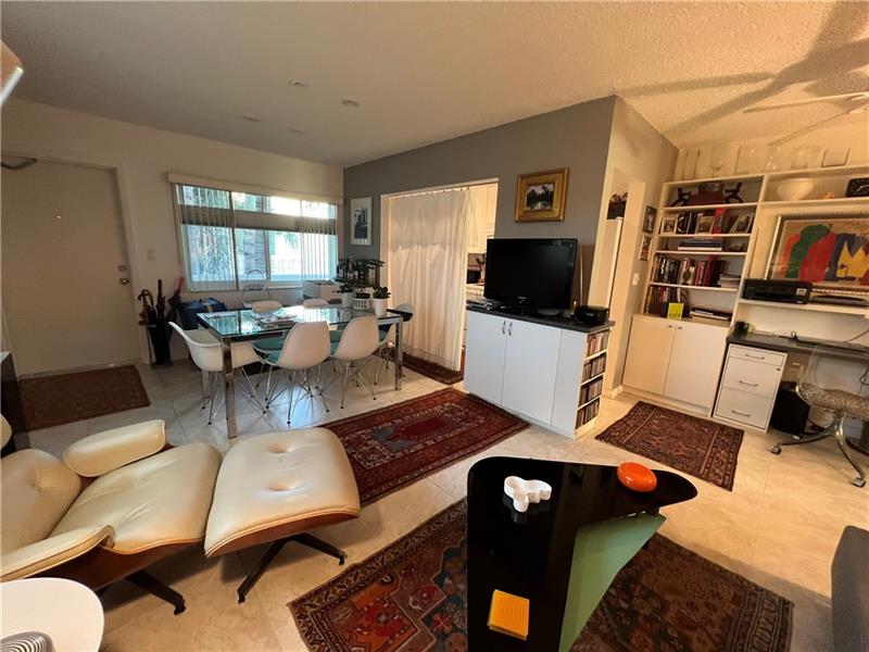 Image 7 of 15 For 2110 39th St  1b