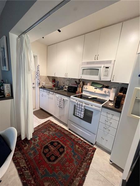 Image 8 of 15 For 2110 39th St  1b