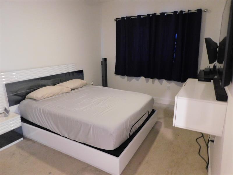 Image 32 of 46 For 4381 9th St  4381