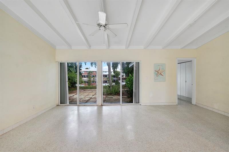 Image 9 of 30 For 725 17th Ct  