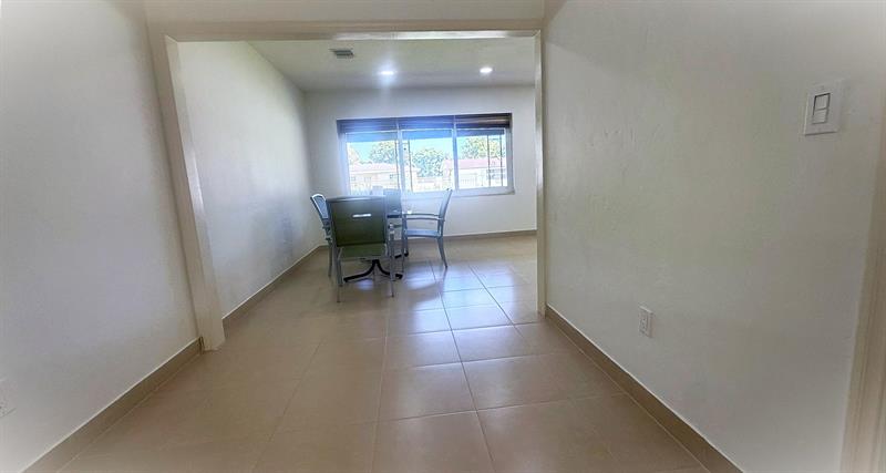 Image 4 of 9 For 11718 1st Ave