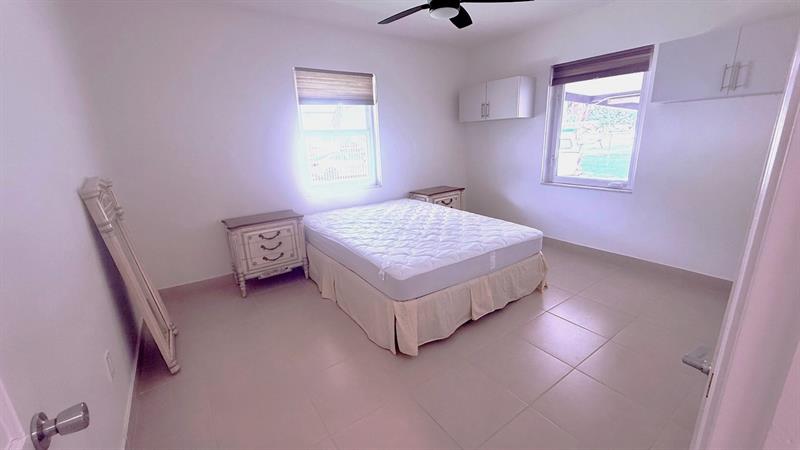 Image 6 of 9 For 11718 1st Ave