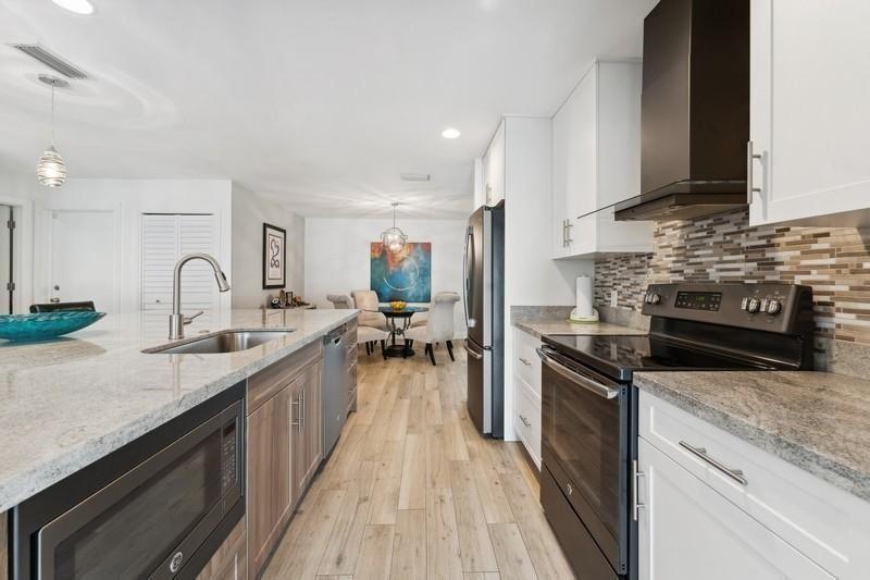 Image 10 of 29 For 13 Little Harbor Way