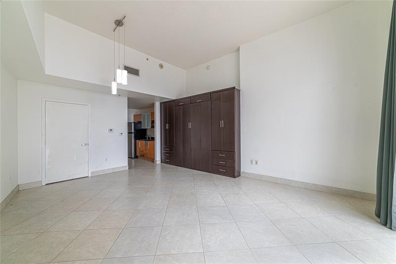 Image 16 of 18 For 1750 Bayshore Dr