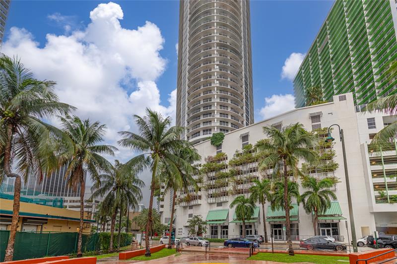 Image 2 of 18 For 1750 Bayshore Dr