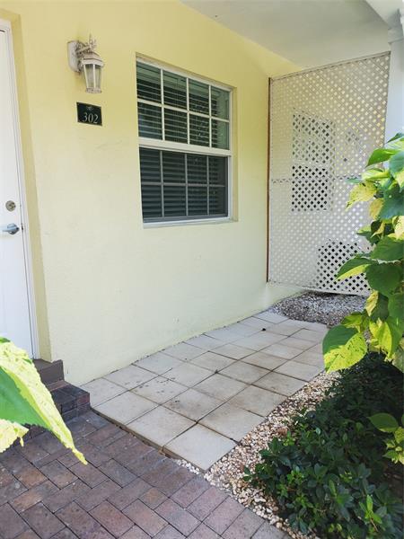 Image 17 of 18 For 2660 8th Ave  302