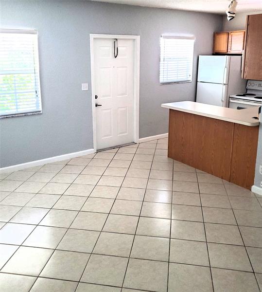 Image 4 of 18 For 2660 8th Ave  302