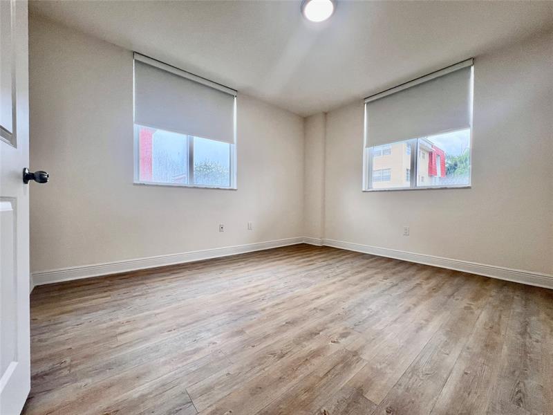 Image 10 of 25 For 9357 77 Ave  57-311