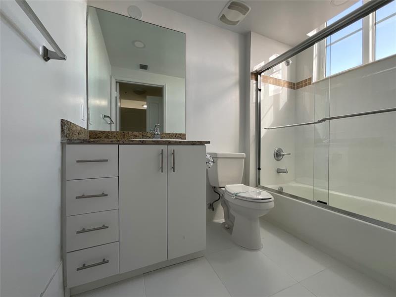Image 7 of 25 For 9357 77 Ave  57-311