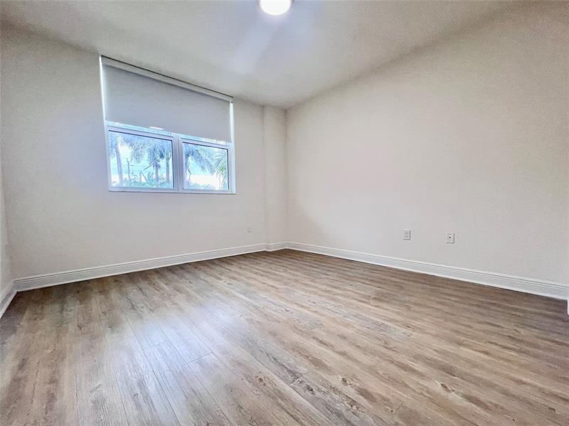 Image 8 of 25 For 9357 77 Ave  57-311