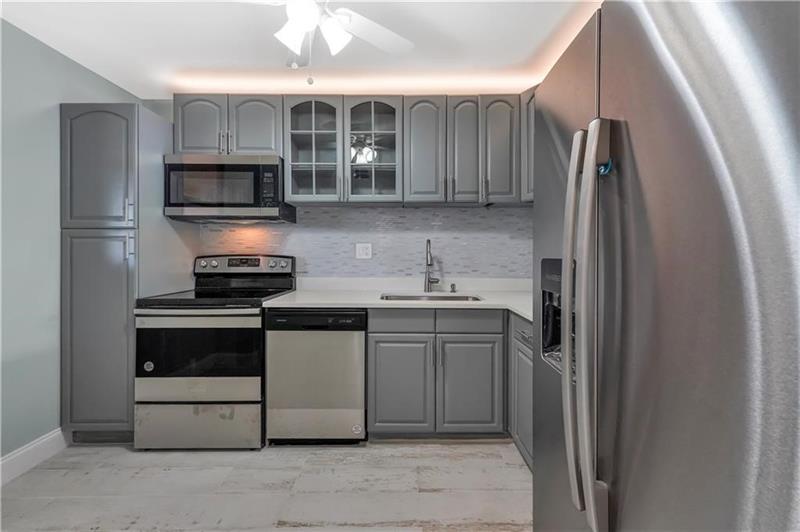 Image 11 of 28 For 7080 Environ Blvd  522