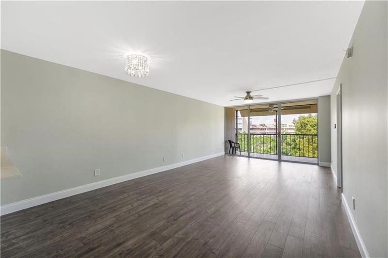 Image 14 of 28 For 7080 Environ Blvd  522