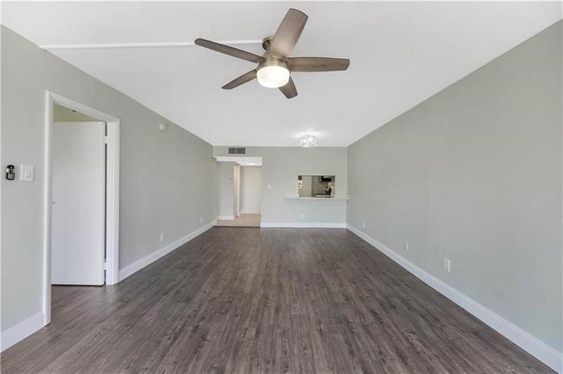 Image 15 of 28 For 7080 Environ Blvd  522