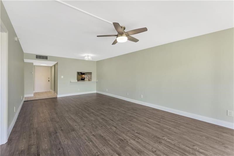 Image 16 of 28 For 7080 Environ Blvd  522
