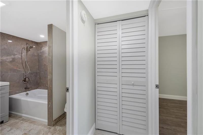 Image 21 of 28 For 7080 Environ Blvd  522