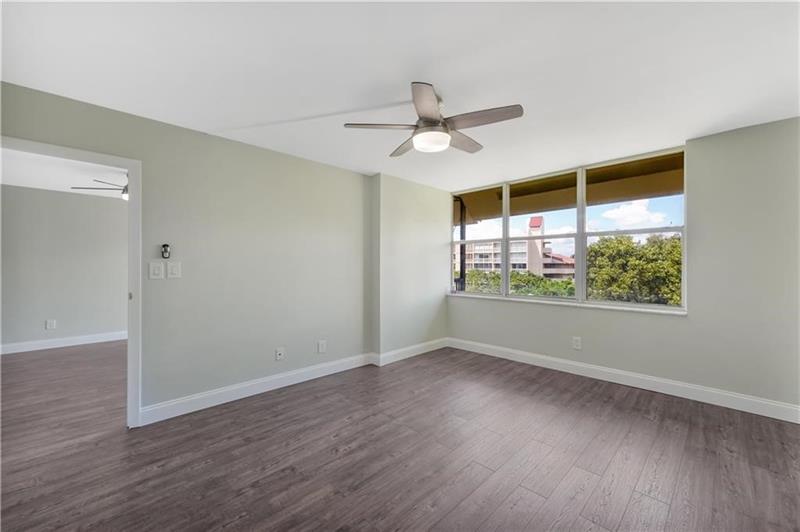 Image 24 of 28 For 7080 Environ Blvd  522
