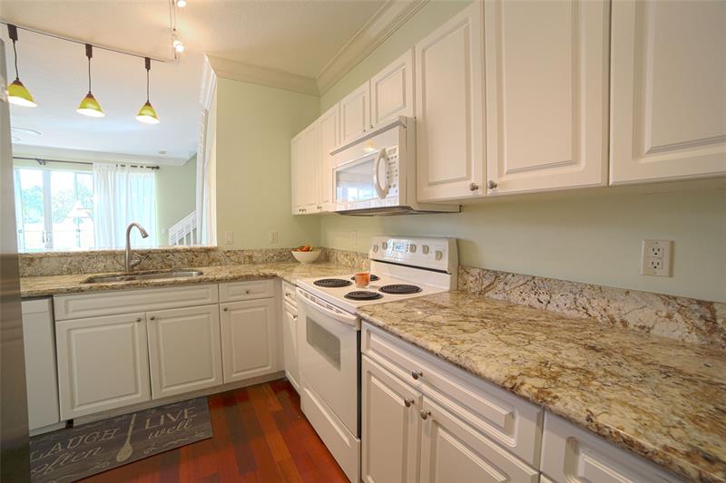 Image 13 of 22 For 836 4th Ct  