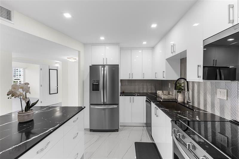 Image 11 of 35 For 3000 Holiday  606